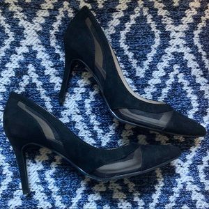 Pointed toe pumps